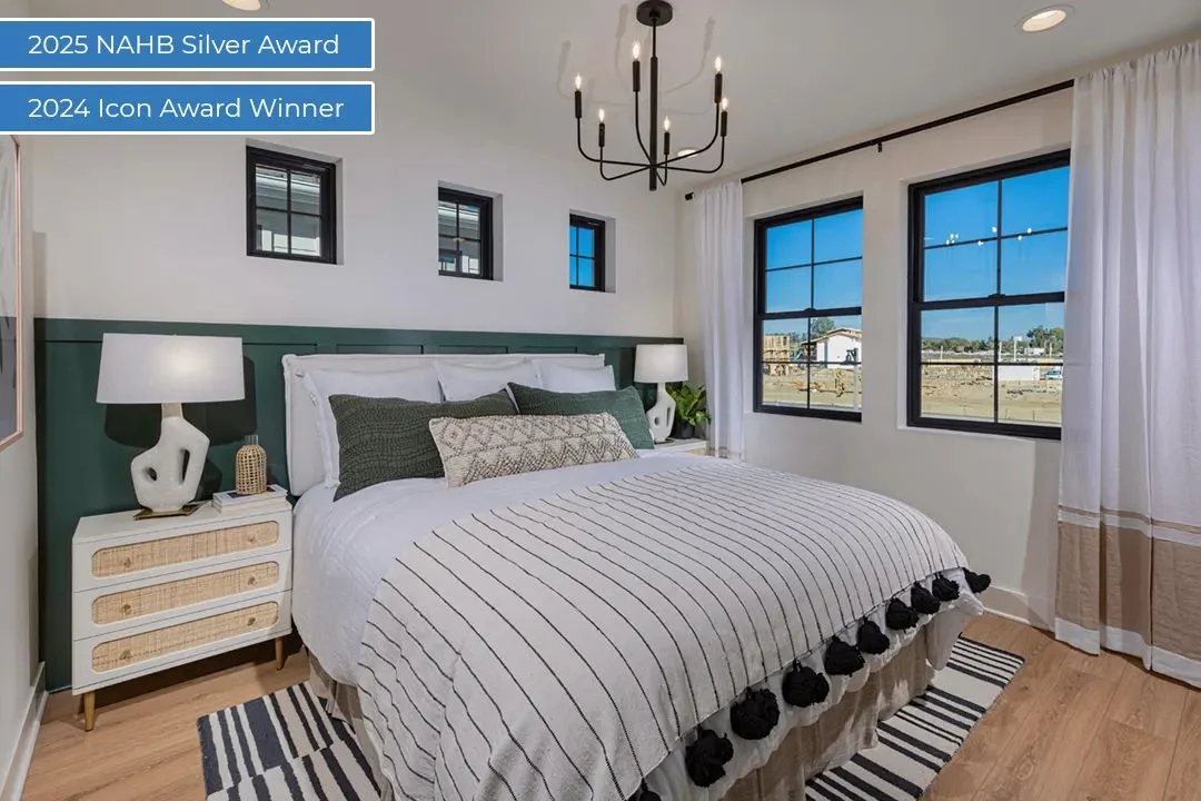 Fox Point Farms Carriage Home model bedroom