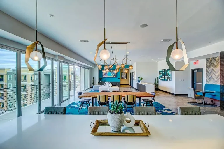 Biltmore clubroom and dining area